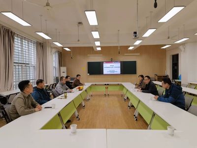 人民日報智慧媒體研究院與郵樂農品網到信息與計算機學院考察交流，共促計算機信息技術推廣